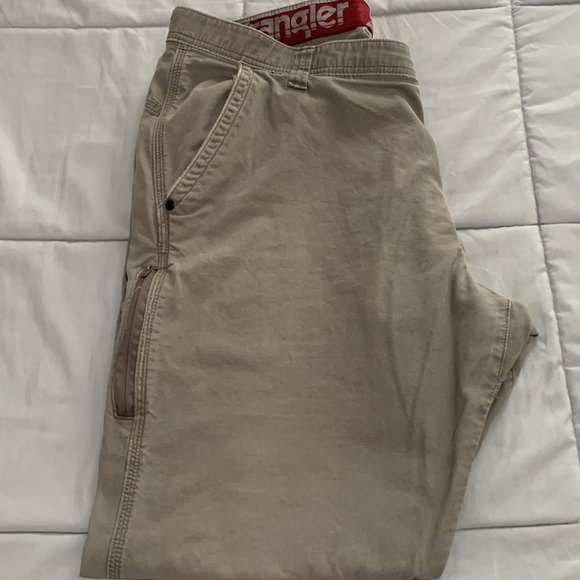 Khaki pants - Picture 2 of 8